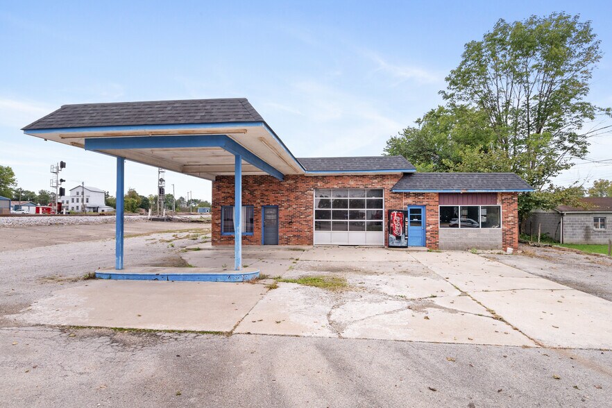 More Photos Of 331 Main St, Lebanon Junction Specialty For Sale