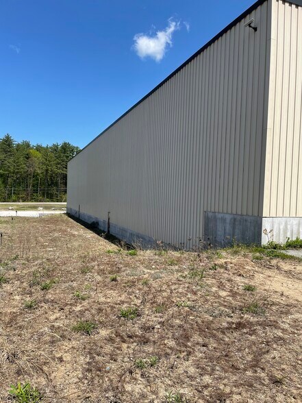More Photos Of 1042-1050 W Swanzey Rd, Swanzey Warehouse For Sale