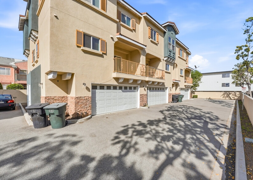 More Photos Of 670 S Magnolia Ave, Anaheim Apartments For Sale