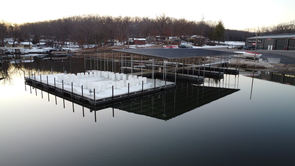 More Photos Of 27 Lighthouse Marina Rd, Sunrise Beach General Retail For Sale