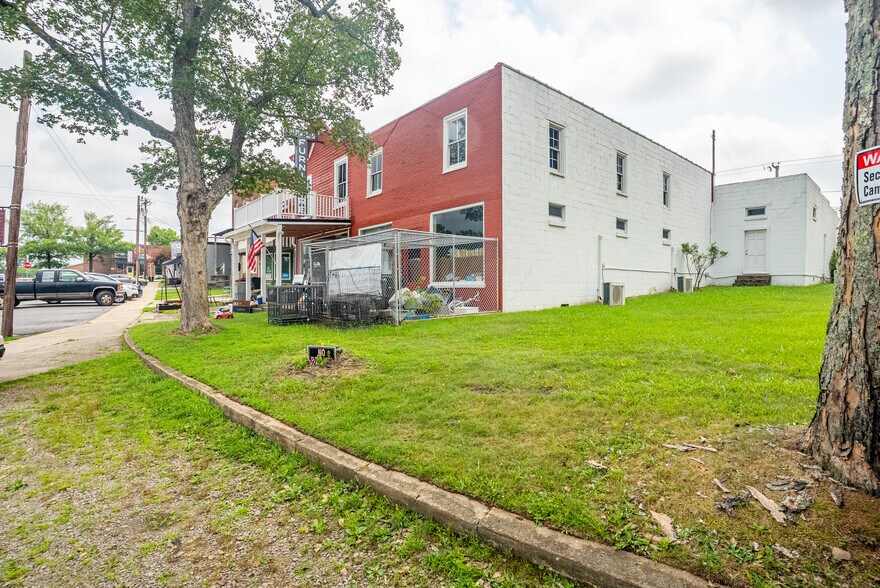 More Photos Of 439 Railroad Ave, Keysville General Retail For Sale
