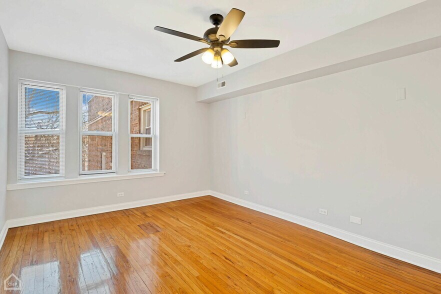 More Photos Of 7150 S Cornell Ave, Chicago Apartments For Sale