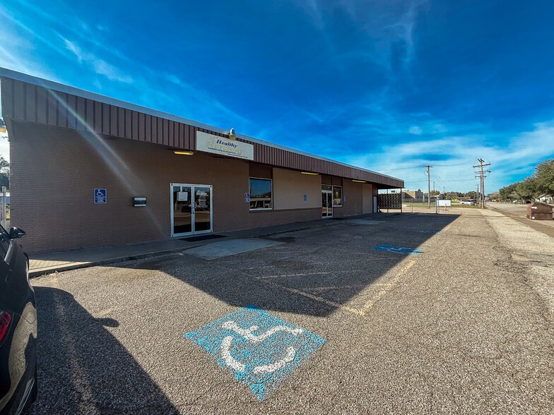 More Photos Of 1004 E 6th St, Alice Healthcare For Sale