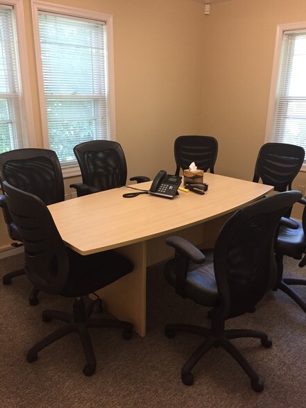 More Photos Of 2106 Gallows Rd, Vienna Office For Lease