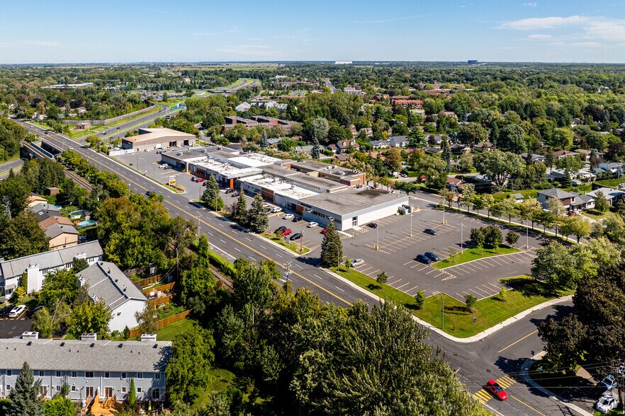 More Photos Of 270-280 Boul Du Fort-Saint-Louis, Boucherville Storefront For Lease