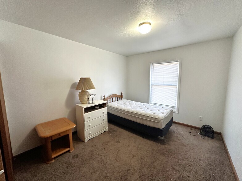 More Photos Of 309 8th St, Hugo Apartments For Sale