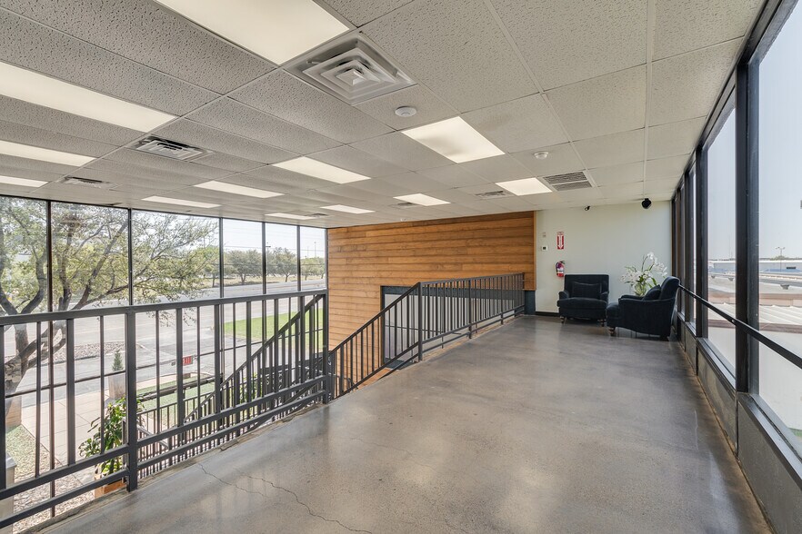 More Photos Of 4925 Davis Blvd, Fort Worth Office For Lease