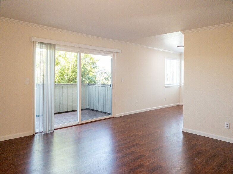 More Photos Of 801 Meadowsweet, Corte Madera Apartments For Sale