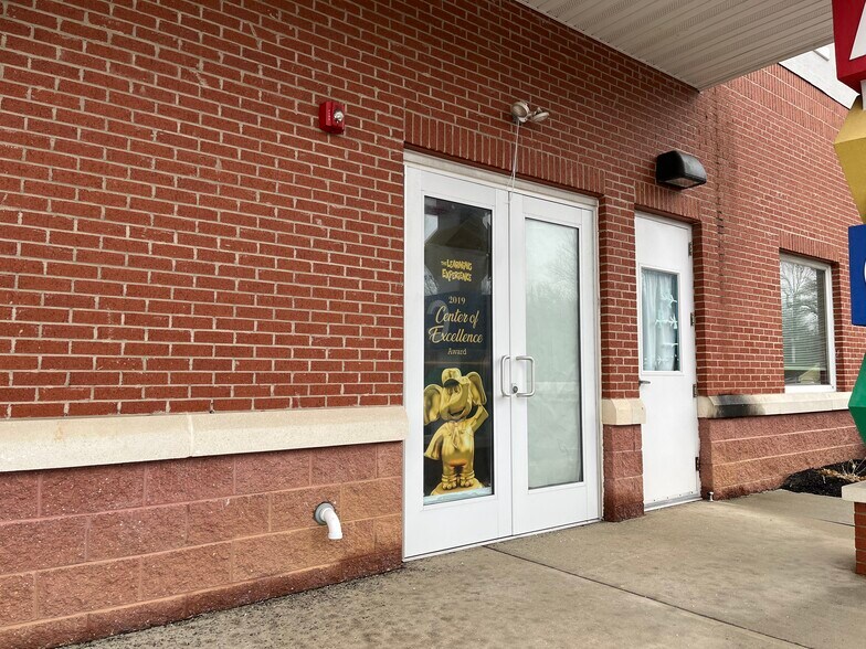 More Photos Of 3754 Us-1 N, Monmouth Junction Daycare Center For Lease