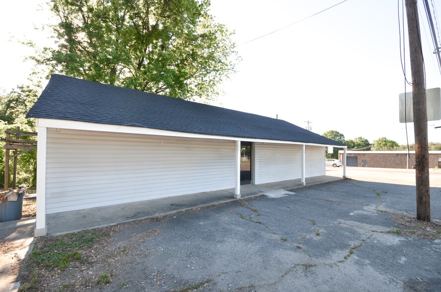 Primary Photo Of 805 Akron Dr, Winston-Salem Storefront Retail Office For Lease