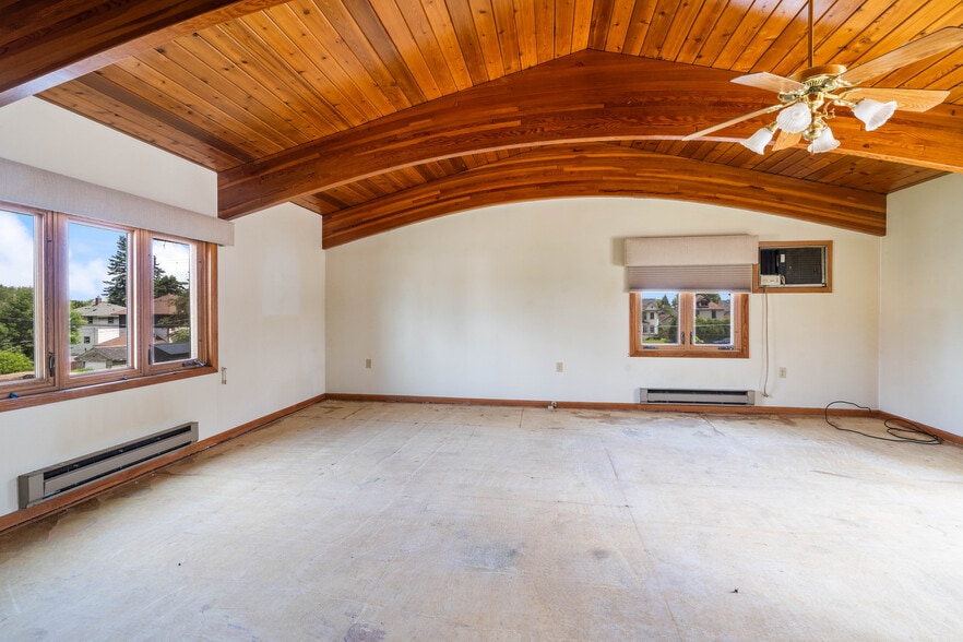 More Photos Of 1304 Hammond Ave, Superior Apartments For Sale