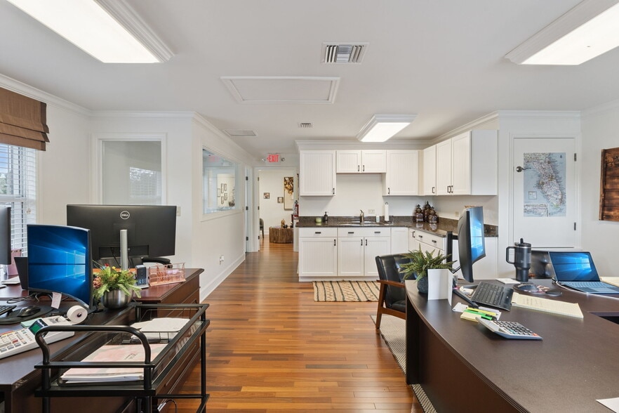 More Photos Of 1150 N Ronald Reagan Blvd, Longwood Office Residential For Sale