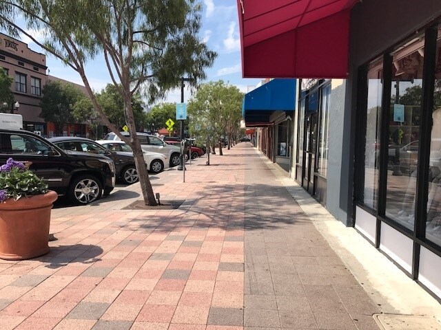 More Photos Of 215-217 S Market St, Inglewood Storefront For Lease