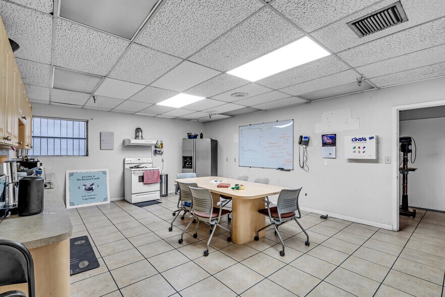 More Photos Of 7395 W 18th Ln, Hialeah Warehouse For Sale