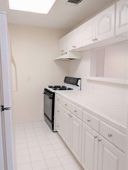 More Photos Of 704 E 22nd St, Houston Apartments For Sale
