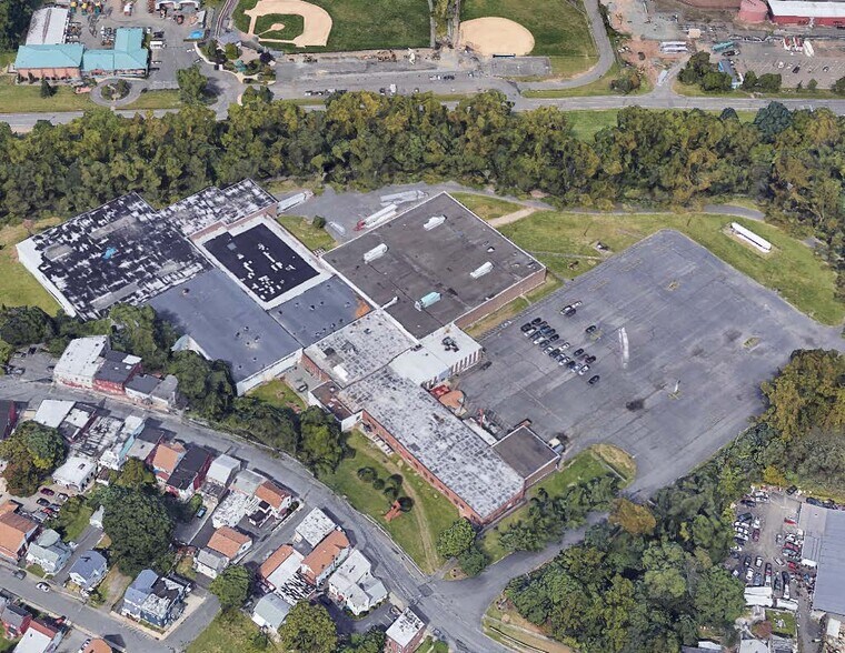 More Photos Of 152 Broadway, Haverstraw Warehouse For Lease