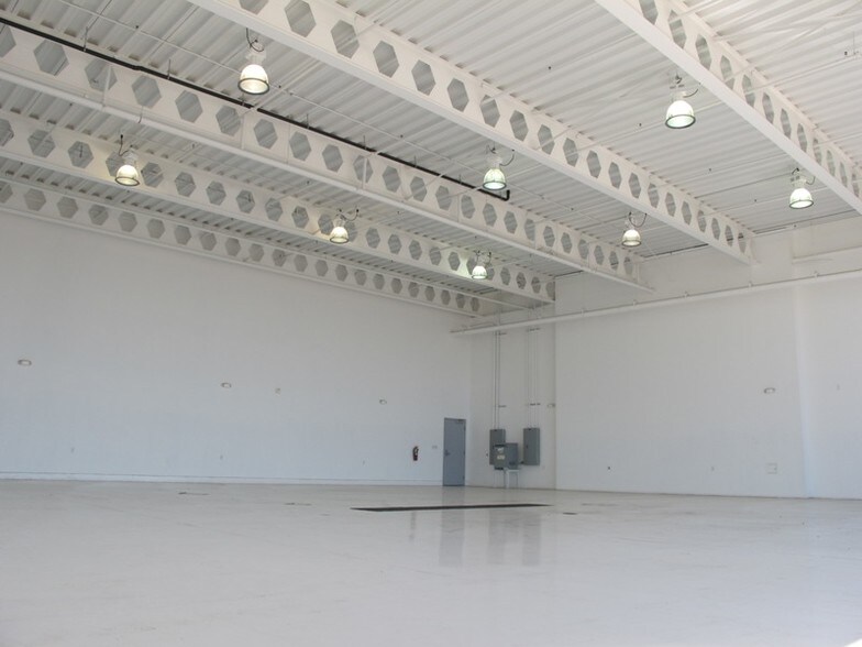 More Photos Of 2100 Palomar Airport Rd, Carlsbad Airplane Hangar For Sale