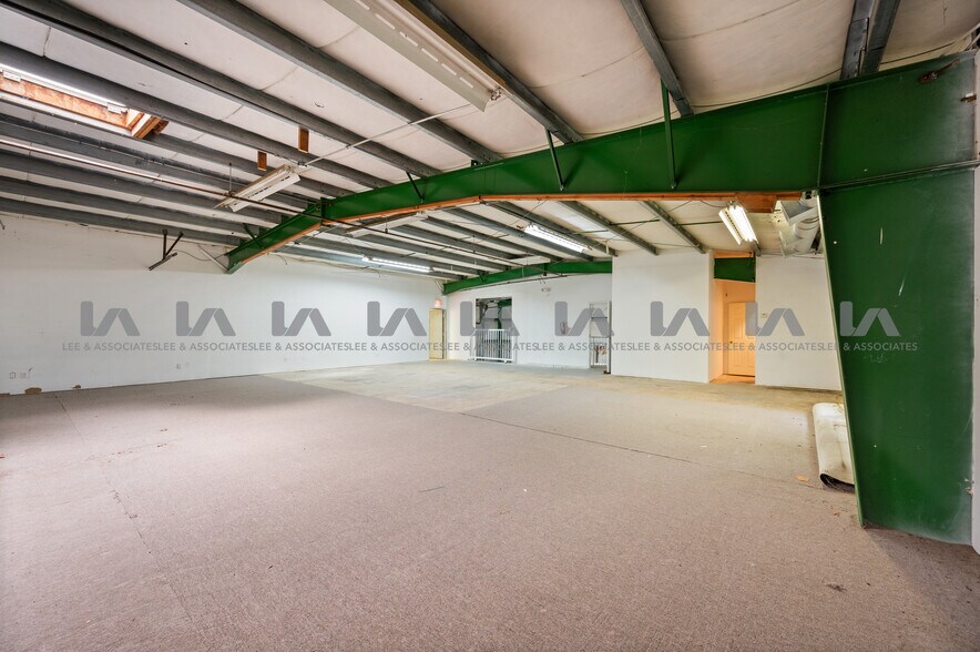 More Photos Of 2727 Dixon St, Port Coquitlam Industrial For Sale