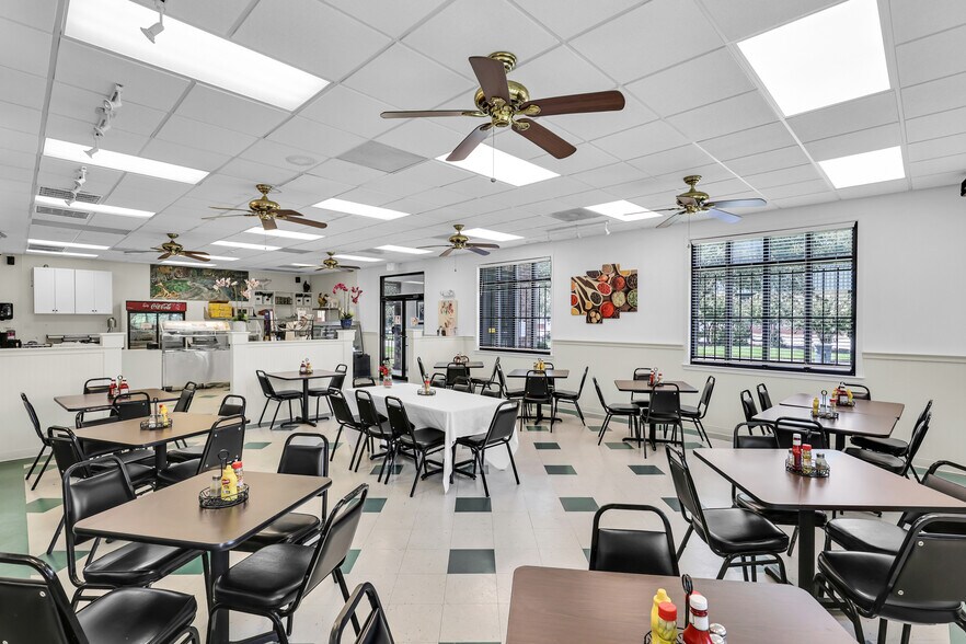 More Photos Of 114 Horizon Park Dr, Savannah Restaurant For Sale