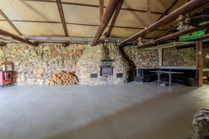 More Photos Of 18400 E B Hwy, Sheldon Flex For Sale