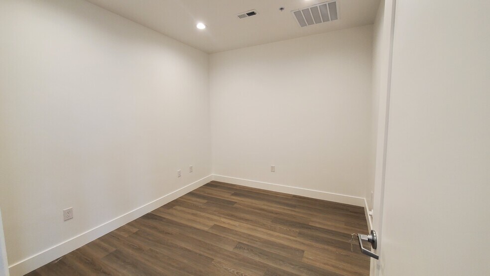 More Photos Of 752 North 2250 West, Springville Warehouse For Lease