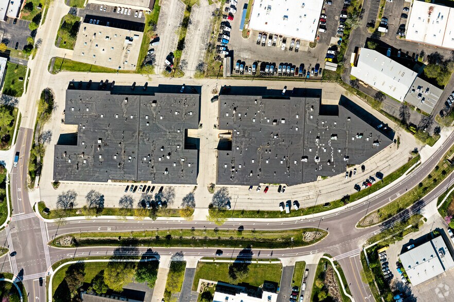 More Photos Of 1026-1100 National Pky, Schaumburg Unknown For Lease