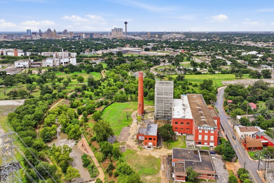 More Photos Of 200 Mission Rd, San Antonio Flex For Sale