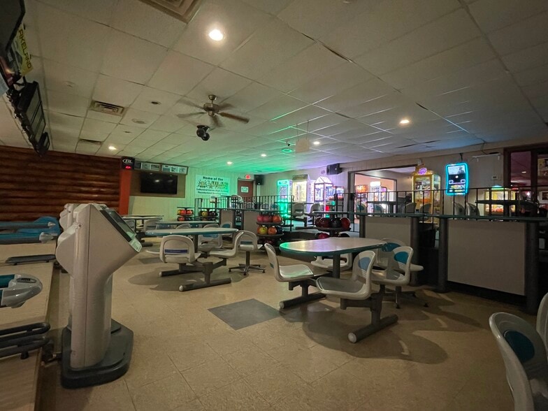 More Photos Of 8085 Highway 51, Minocqua Sports And Entertainment For Sale