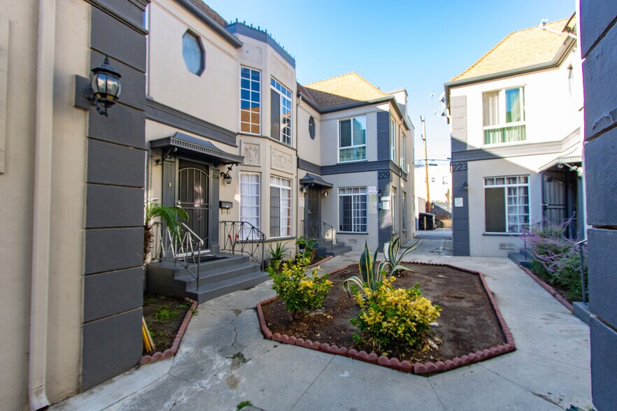 More Photos Of , Los Angeles Multifamily For Sale