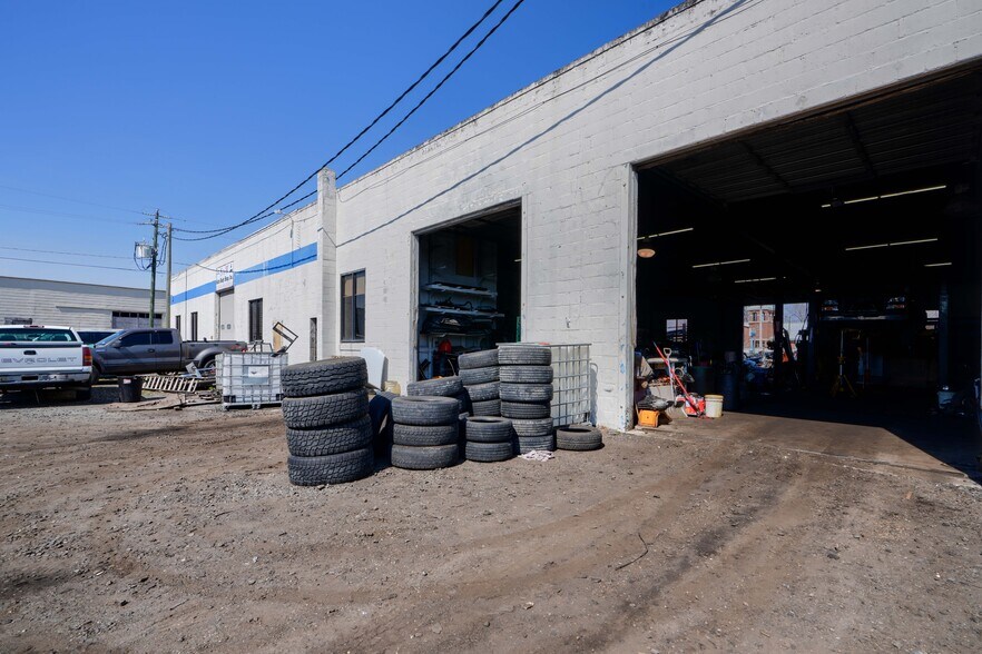 More Photos Of 712 Brown St, Salisbury Auto Repair For Sale