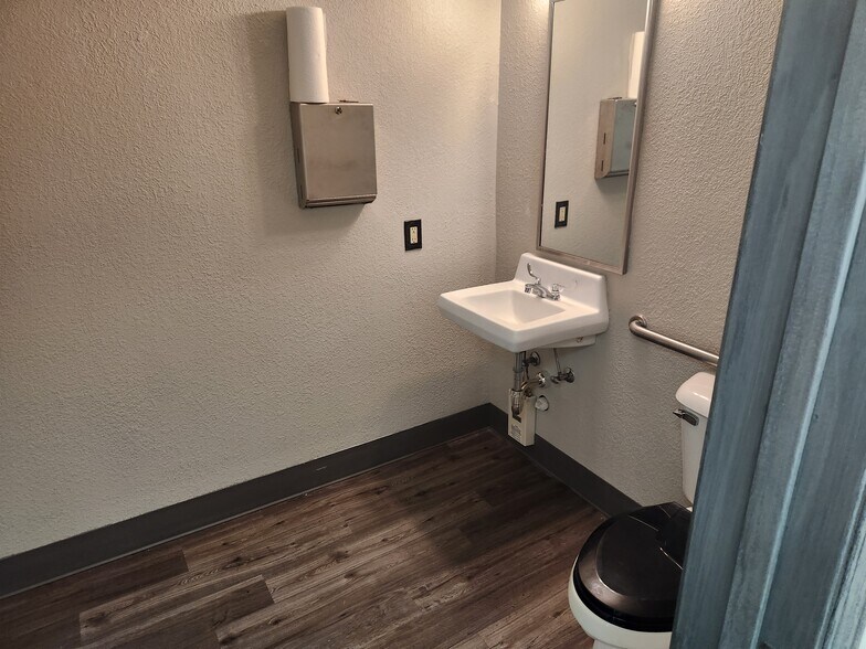 More Photos Of 234 W Main St, Waukesha Apartments For Lease