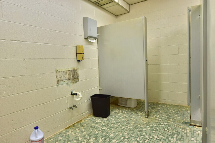 More Photos Of 126 Erie St, Cortland Warehouse For Sale