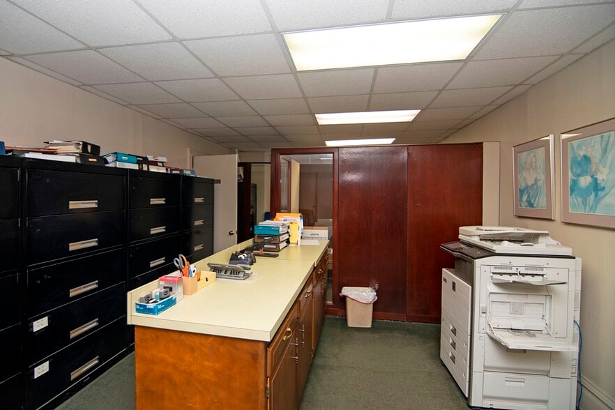 More Photos Of 207 S Heber St, Beckley Office For Sale