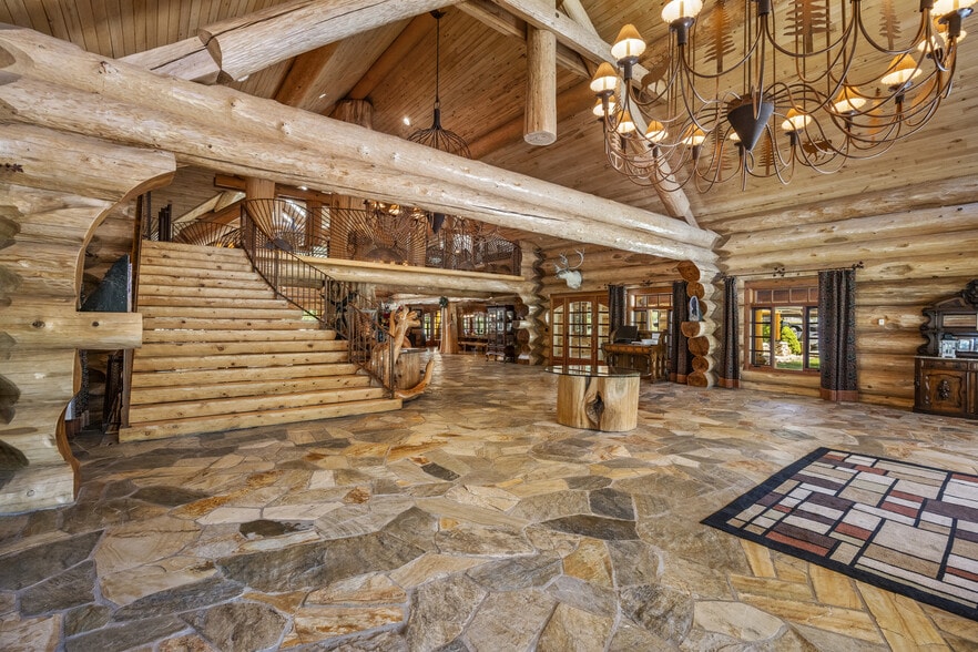 More Photos Of 1613 Black Canyon Rd, Heber Lodge Meeting Hall For Sale