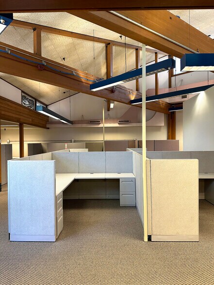 More Photos Of 1390 Waverly Dr SE, Albany Medical For Lease