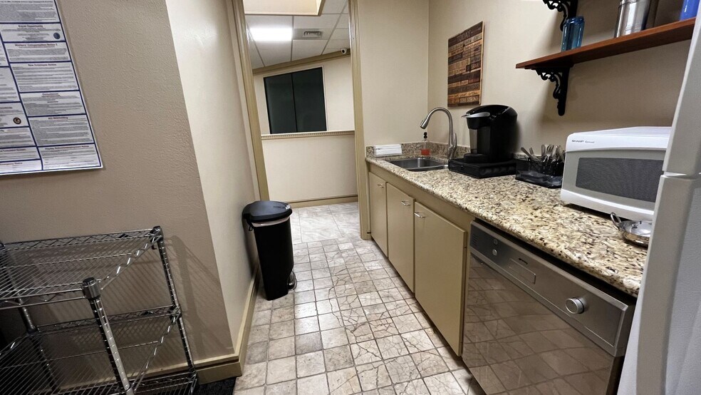 More Photos Of 2503 South Blvd, Houston Office For Sale