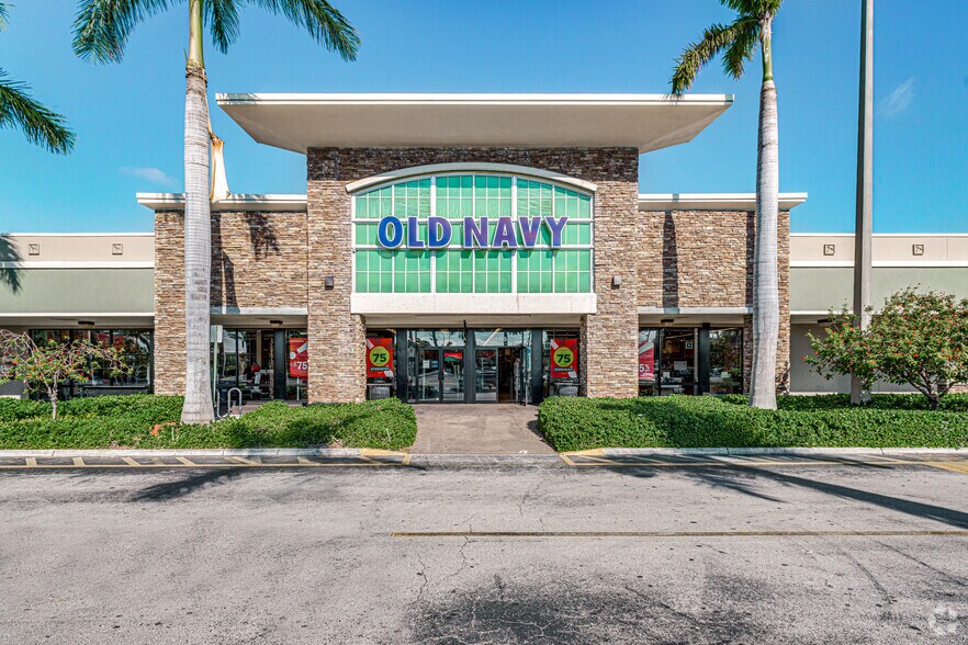 More Photos Of 3569-3885 NE 163rd St, North Miami Beach Unknown For Lease