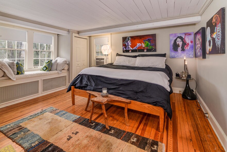 More Photos Of 145 Melrose Ave, Tryon Apartments For Sale