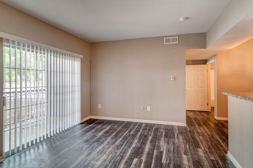 More Photos Of 1045 Sanger Ave, New Braunfels Apartments For Sale