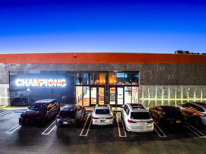 More Photos Of 1360 NW 88th Ave, Doral Bar For Sale