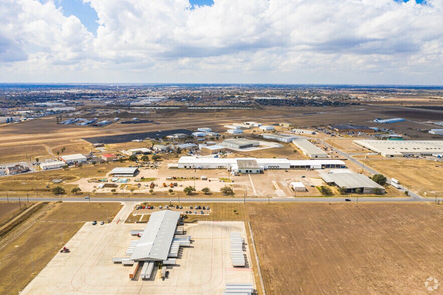 More Photos Of 2300 Vo Tech Dr, Weslaco Distribution For Lease
