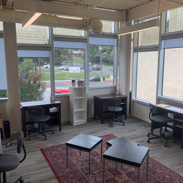 More Photos Of 5321 First Pl NE, Washington Office For Sale