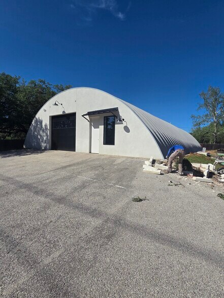 More Photos Of 8626 Old Bee Caves Rd, Austin Warehouse For Lease