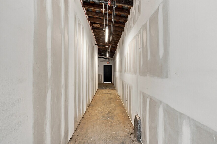 More Photos Of 722 Merritt Ave, Nashville General Retail For Lease