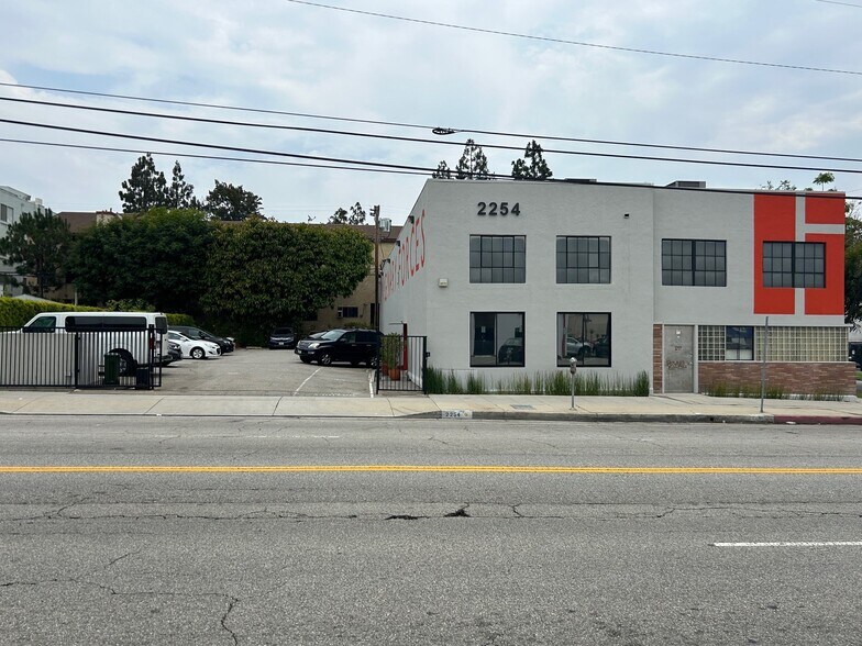 More Photos Of 2254 S Sepulveda Blvd, Los Angeles Loft Creative Space For Sale