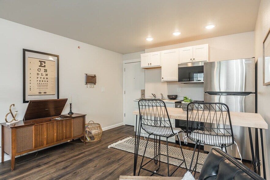 More Photos Of 1533 Lacey St, Fairbanks Apartments For Sale