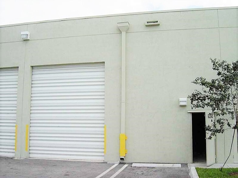 More Photos Of 6390-6396 NW 97th Ave, Miami Warehouse For Lease