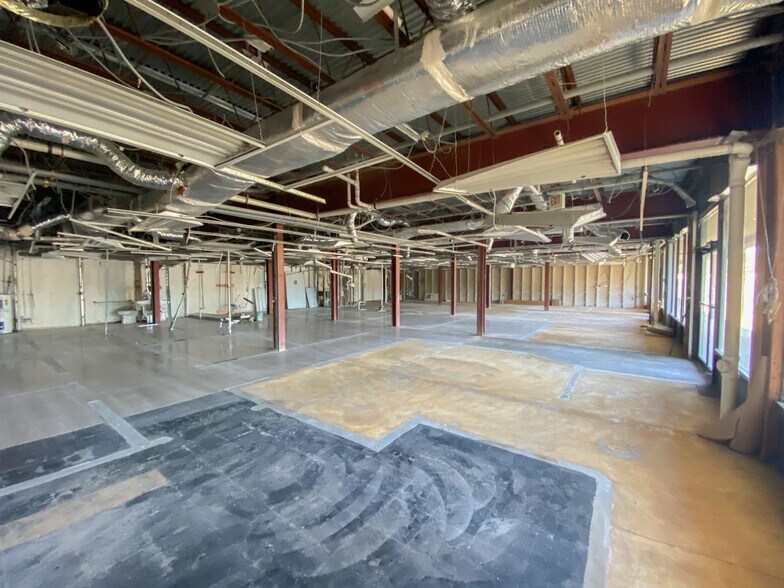 More Photos Of 100 Walkers Village Way, Walkersville General Retail For Lease