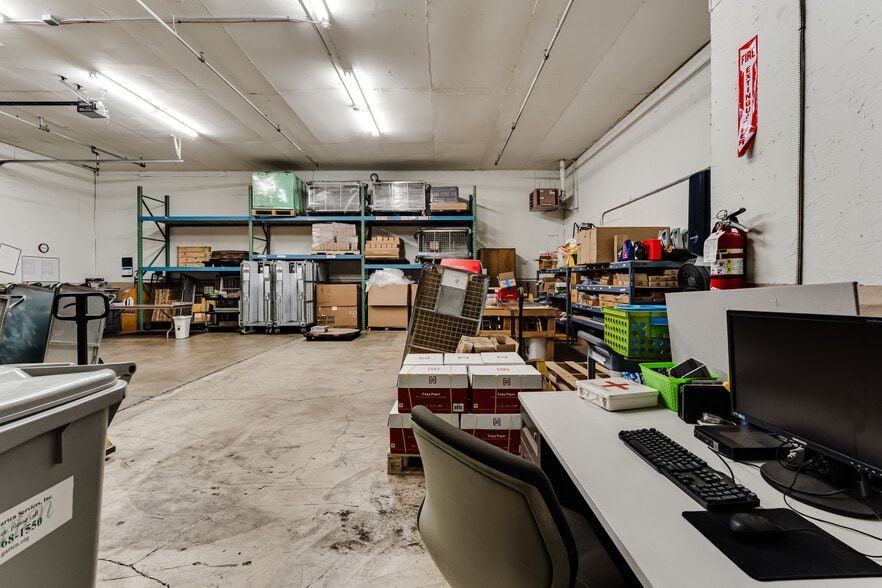 More Photos Of 4224 W 7th Ave, Eugene Service For Lease
