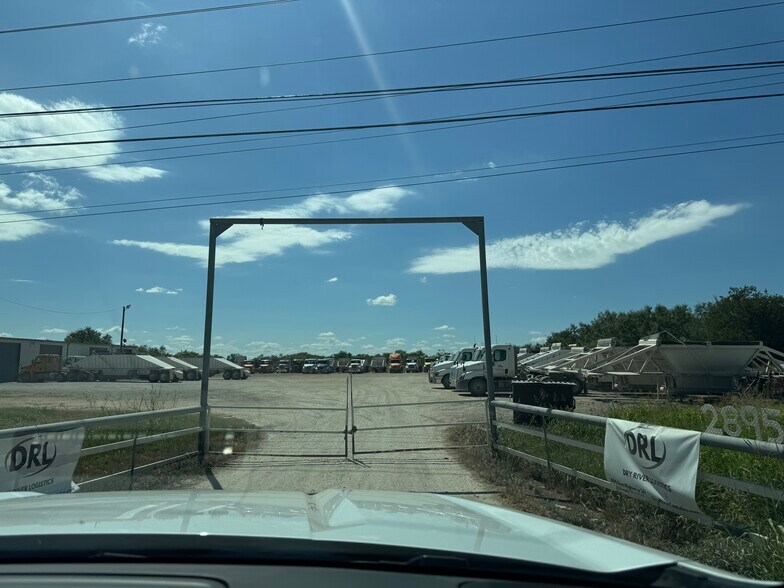 More Photos Of 2895 E US Highway 80, Abilene Warehouse For Lease